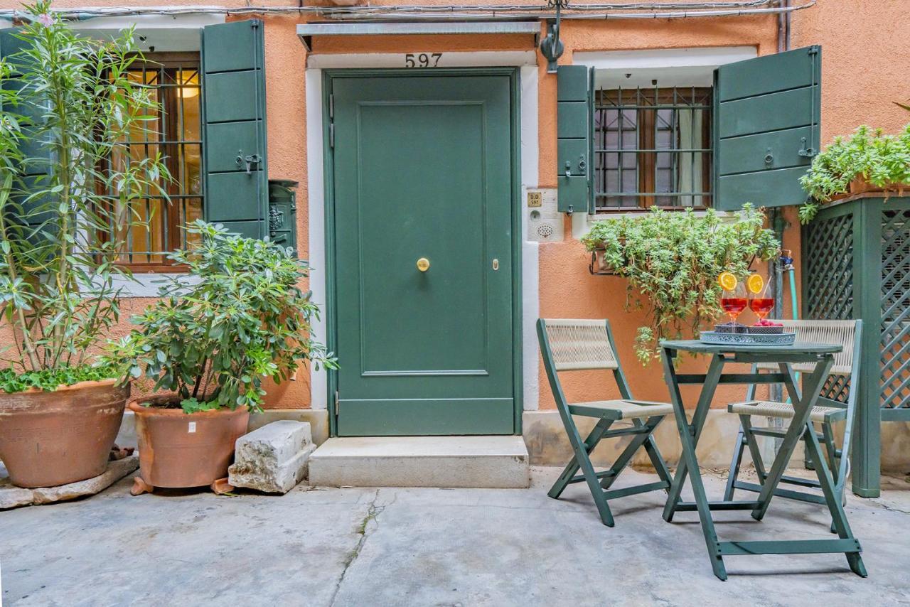 Apartmán Lo Squero 1 The Secret Courtyard In Dorsoduro Benátky Exteriér fotografie