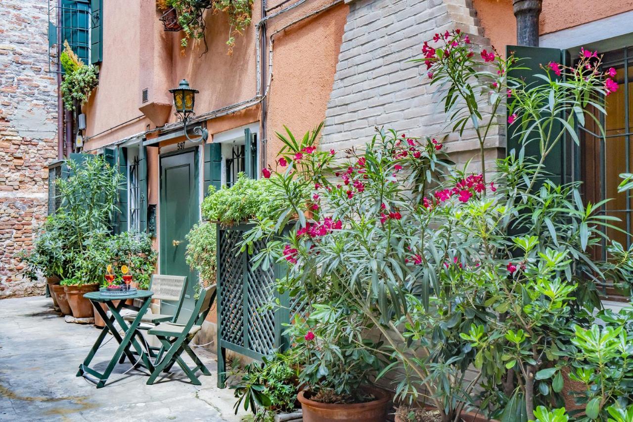 Apartmán Lo Squero 1 The Secret Courtyard In Dorsoduro Benátky Exteriér fotografie