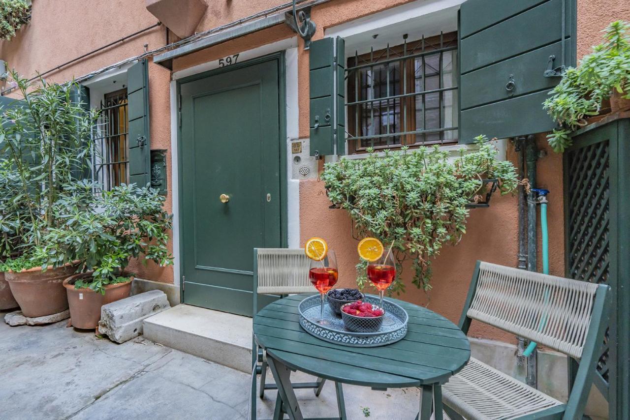 Apartmán Lo Squero 1 The Secret Courtyard In Dorsoduro Benátky Exteriér fotografie